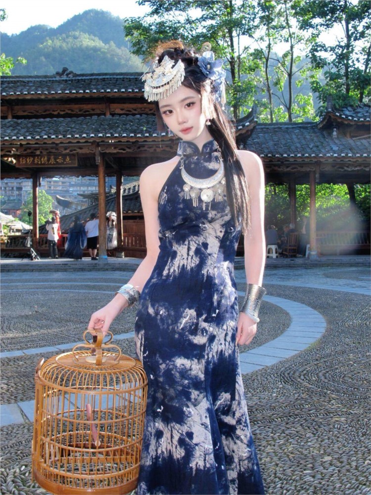 Ethnic Dress Fashion Show - ชุดบาติกใหม่ เท่ห์ๆ สำหรับผู้หญิง สไตล์ชาติพันธุ์ เหมาะสำหรับแฟชั่นโชว์ การแสดง