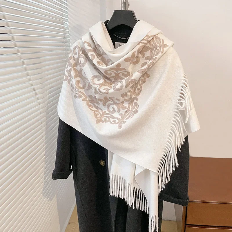 Go Ethnic Fashion - ผ้าพันคอผู้หญิงสไตล์วินเทจลายปักหนังแกะเทียม คอลเลคชั่นฤดูใบไม้ร่วง/ฤดูหนาว 2025 แฟชั่นอินเทรนด์ อุ่นสบาย ใช้งานได้หลากหลาย